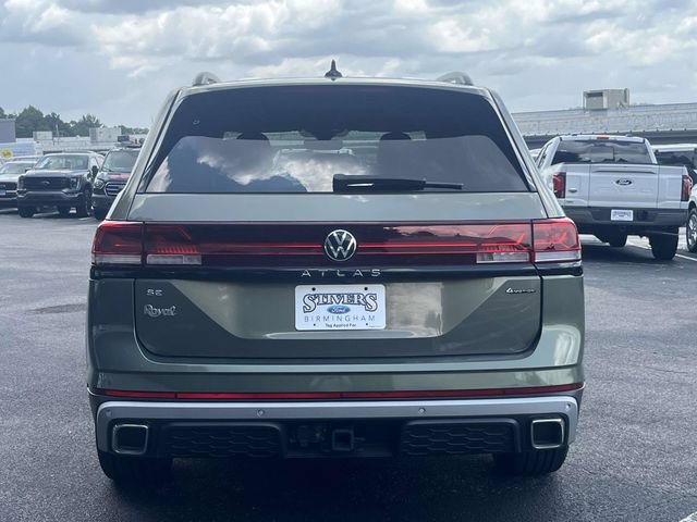 Used 2024 Volkswagen Atlas Peak Edition SE AWD/4WD image 5