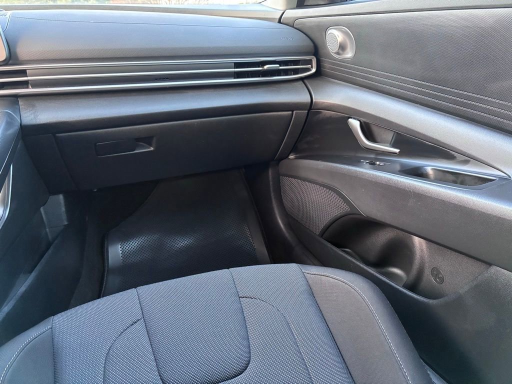 Used 2024 Hyundai Elantra SE FWD image 36