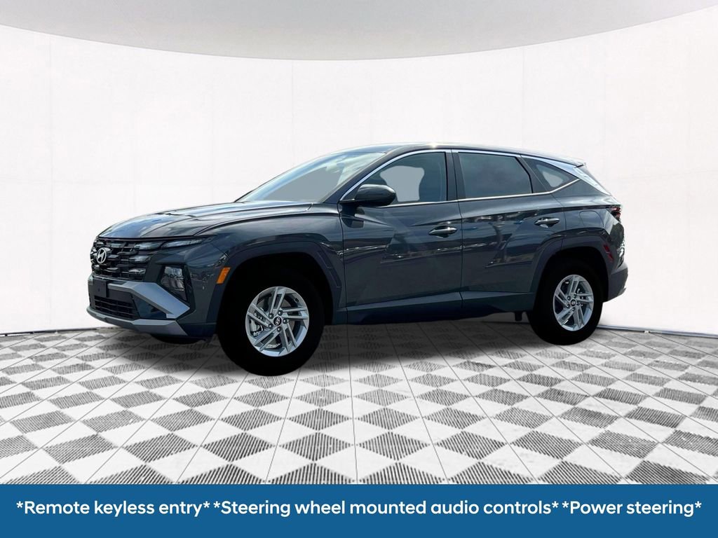 New 2025 Hyundai Tucson SE image 2