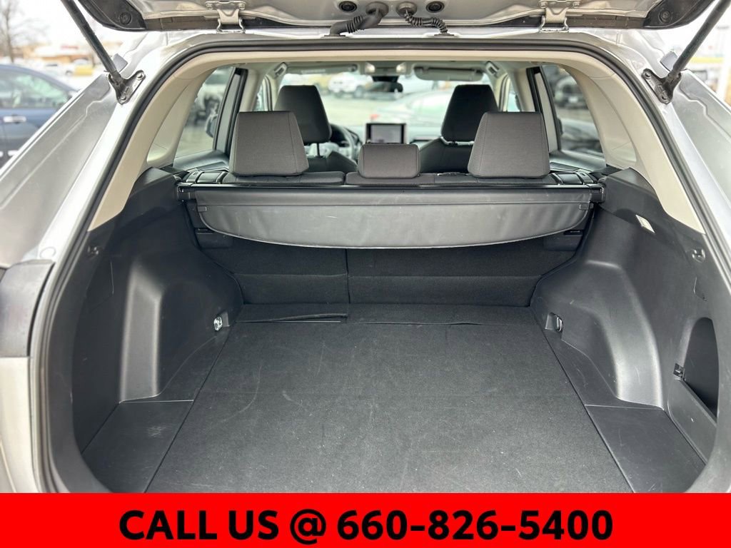 Used 2025 Toyota RAV4 XLE image 12