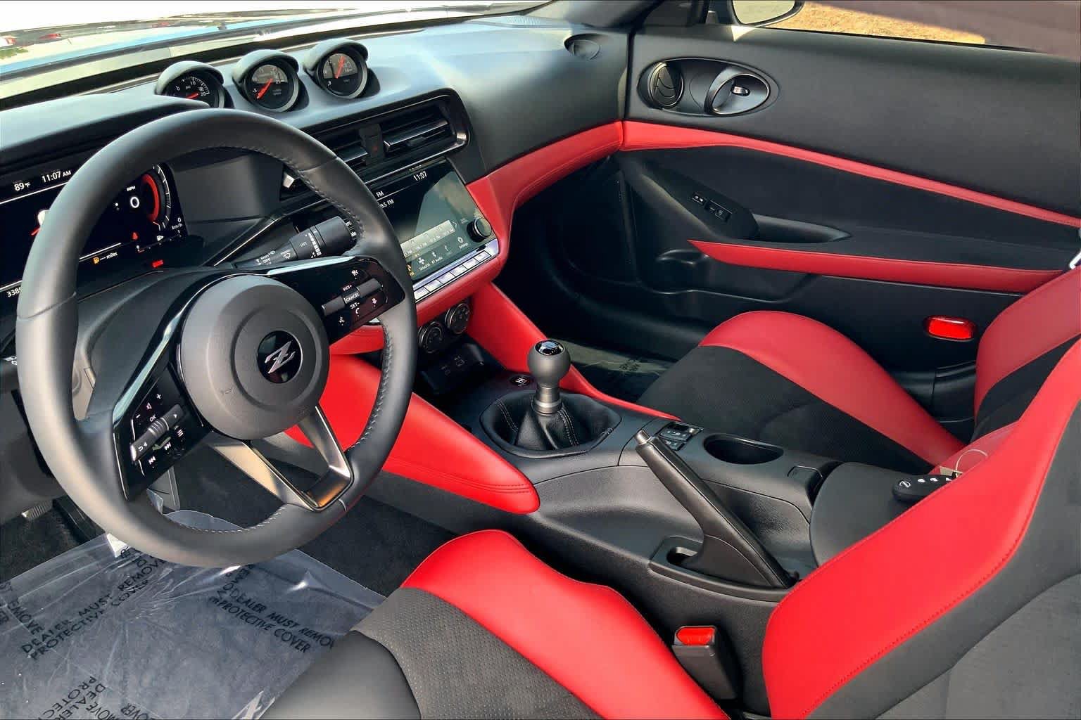 Used 2025 Nissan Z Performance w/ Floor Mat Package RWD image 15