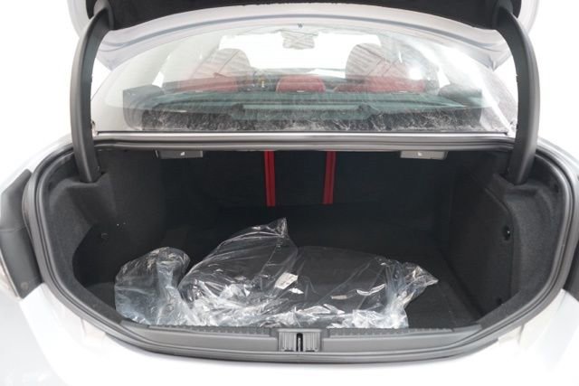 New 2025 Alfa Romeo Giulia AWD w/ Driving Assist Package image 32