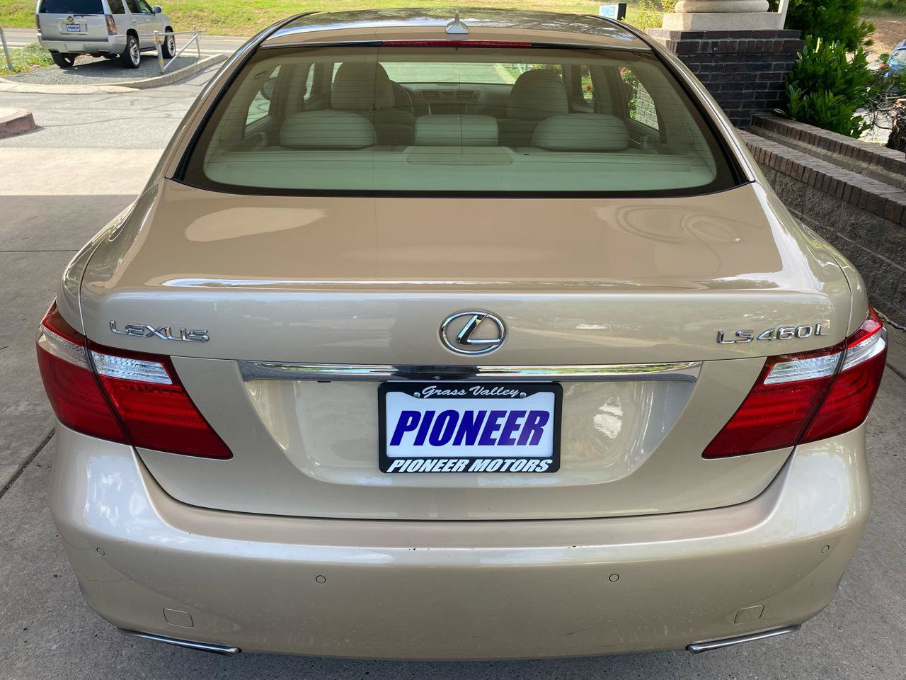 Used 2007 Lexus LS 460 L RWD image 4