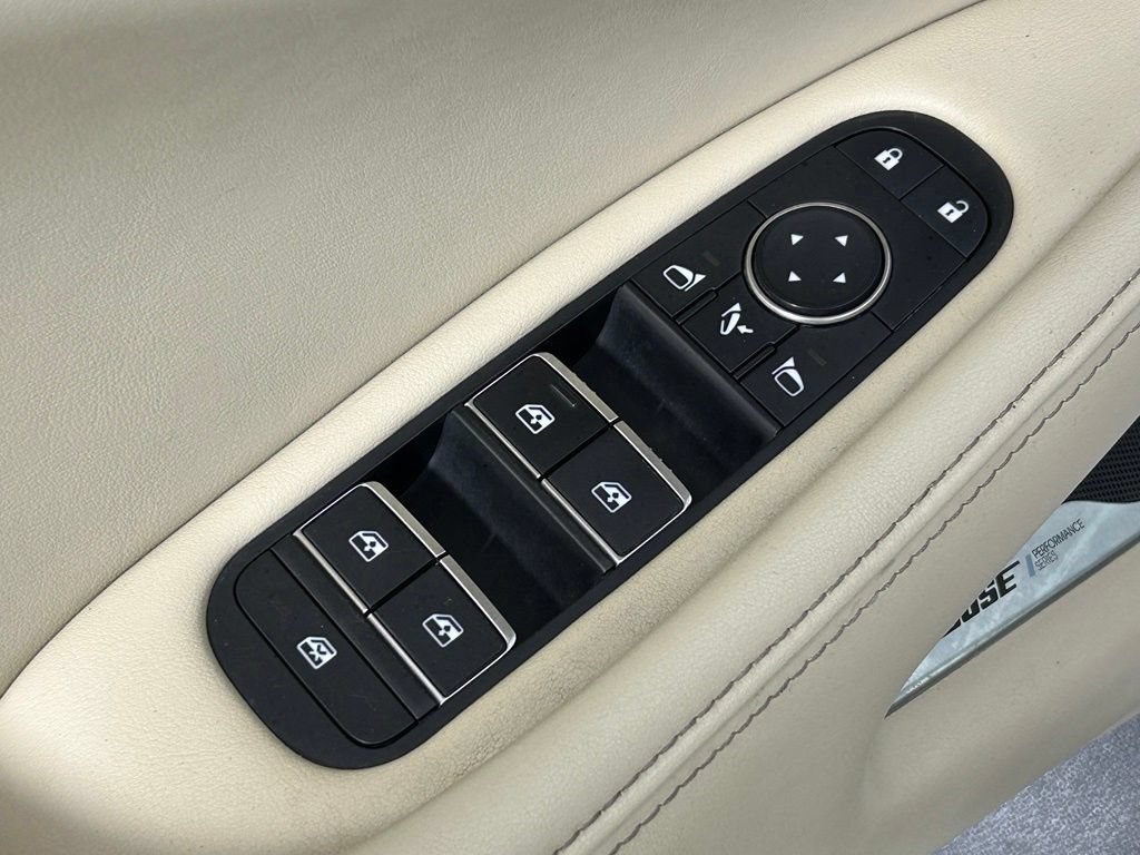 Used 2023 INFINITI QX60 Luxe w/ Vision Package AWD/4WD image 39