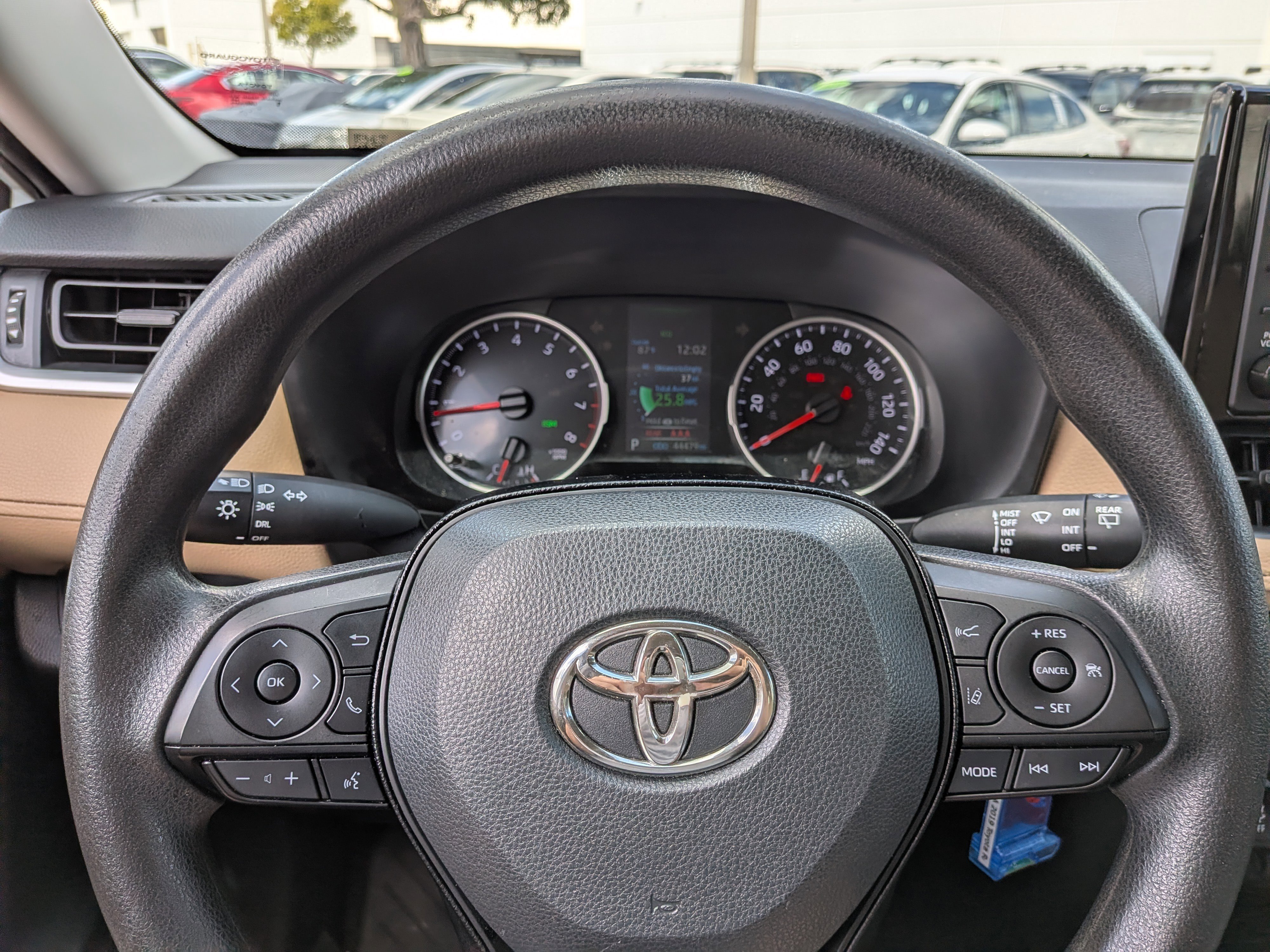 Used 2019 Toyota RAV4 LE image 25