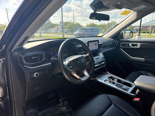 Used 2023 Ford Explorer XLT w/ Equipment Group 202A image 10