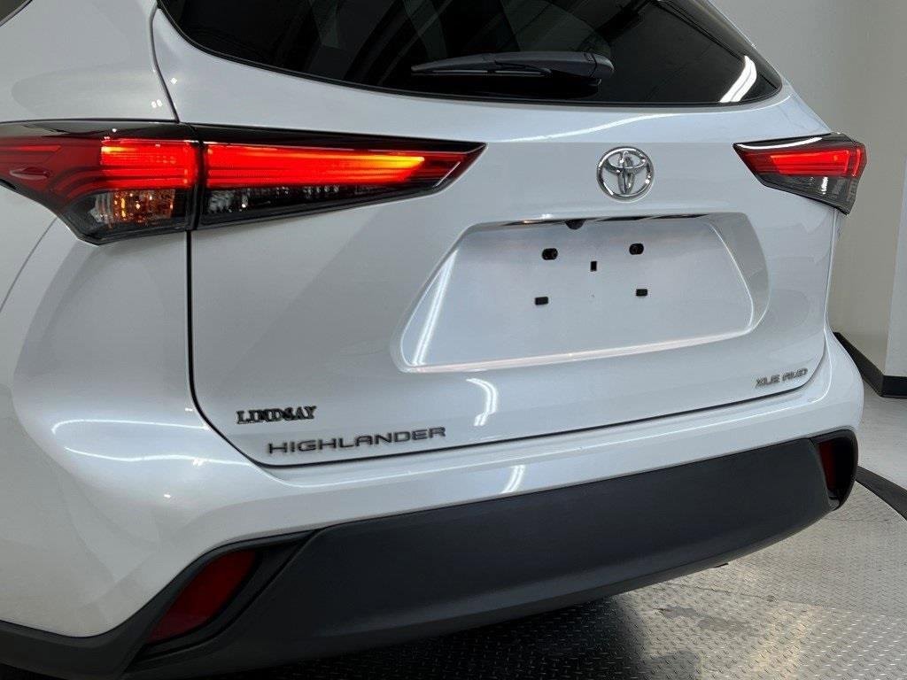 Used 2022 Toyota Highlander XLE image 8