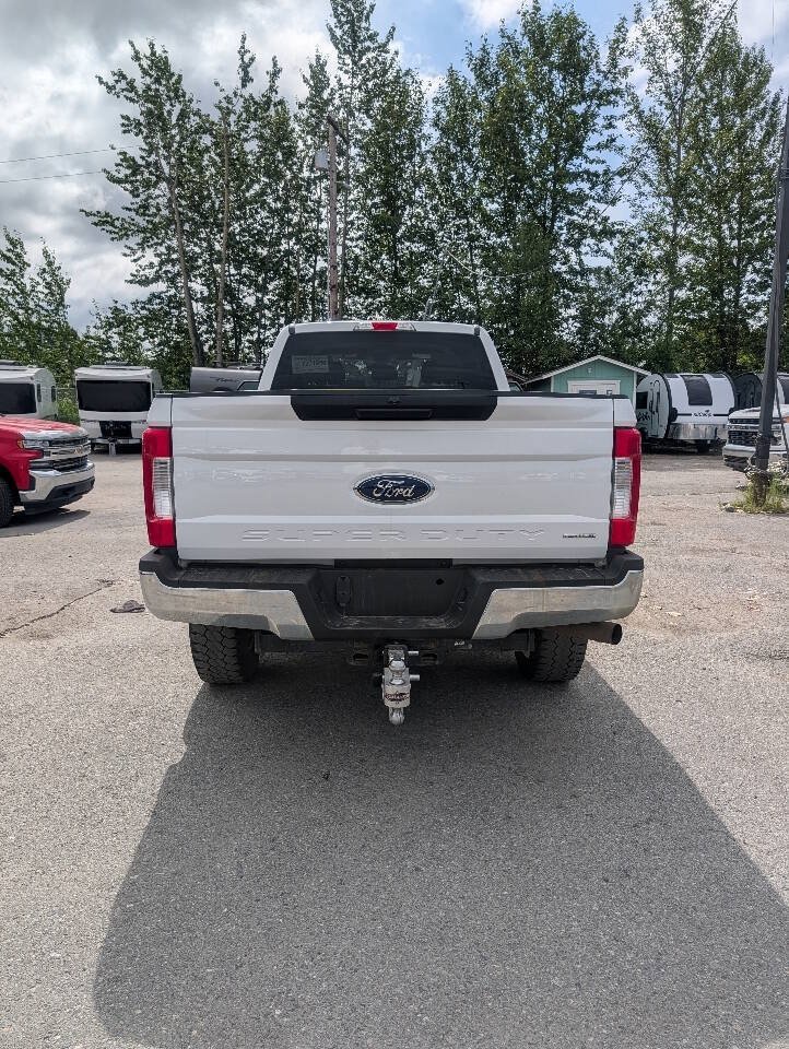 Used 2019 Ford F350 XLT w/ Camper Package AWD/4WD image 8