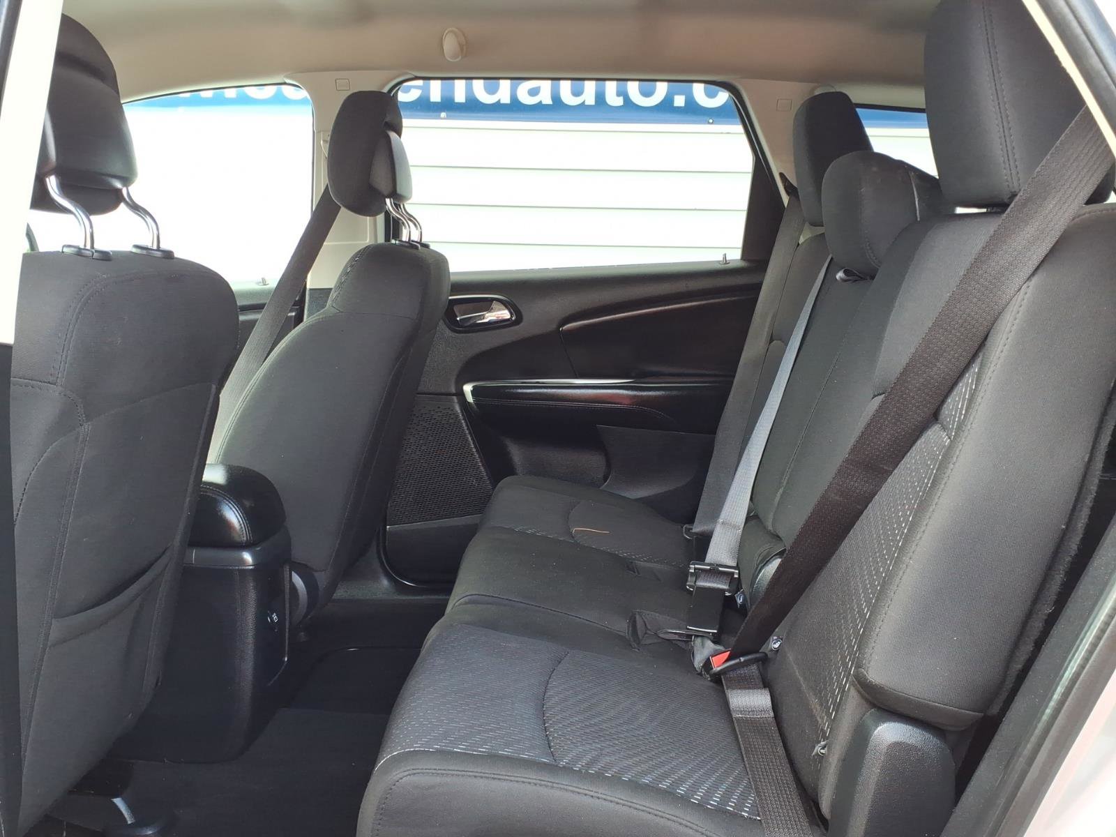 Used 2017 Dodge Journey SE FWD image 9