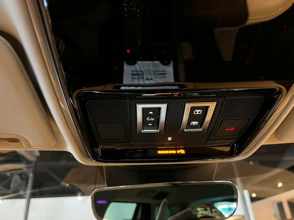 Used 2022 Land Rover Range Rover P525 Westminster Edition image 17