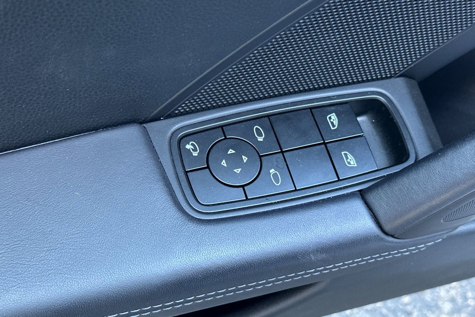 Certified 2022 Porsche 911 Carrera image 13