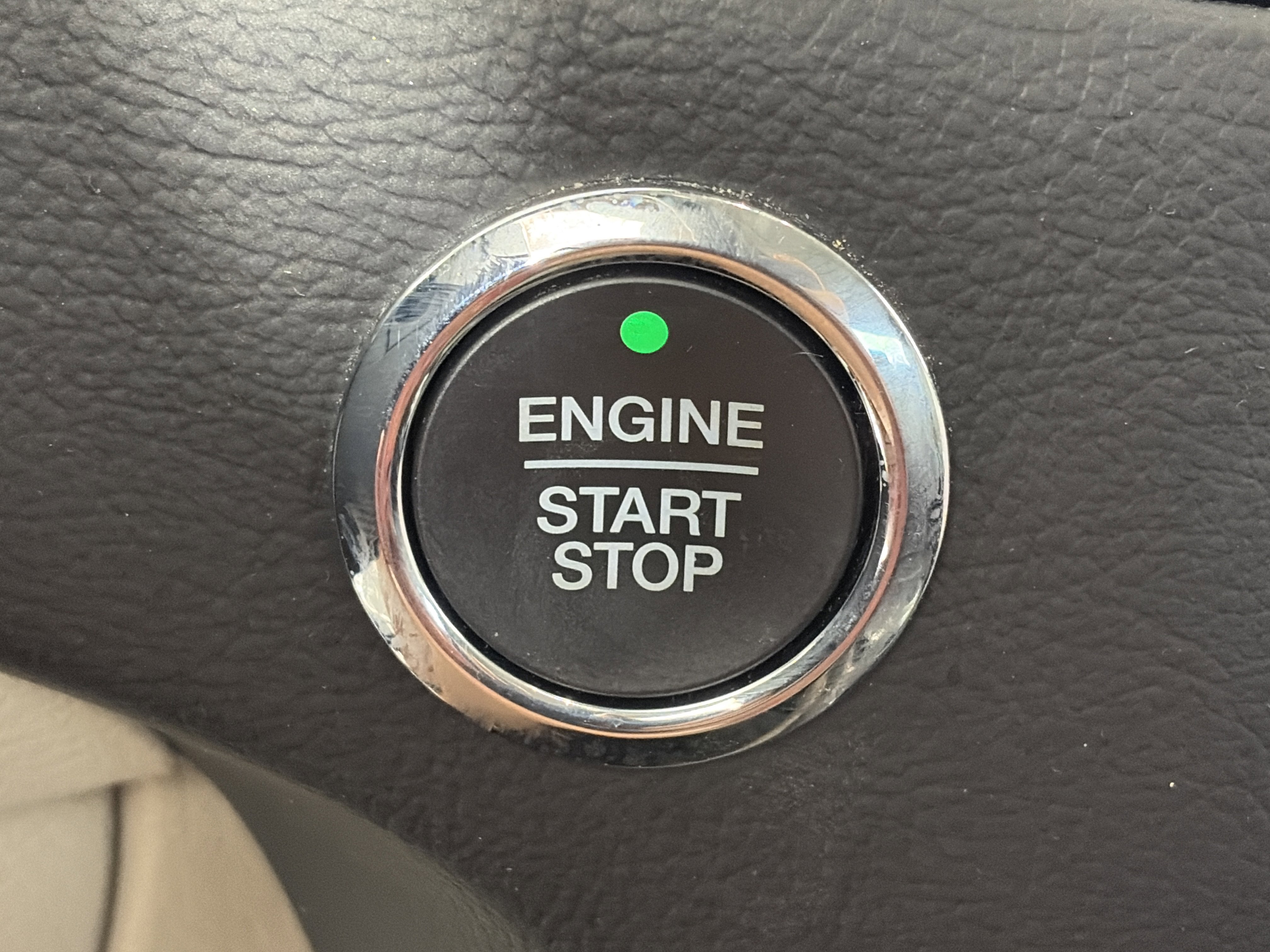 Used 2019 Ford Edge Titanium w/ Cold Weather Package image 29