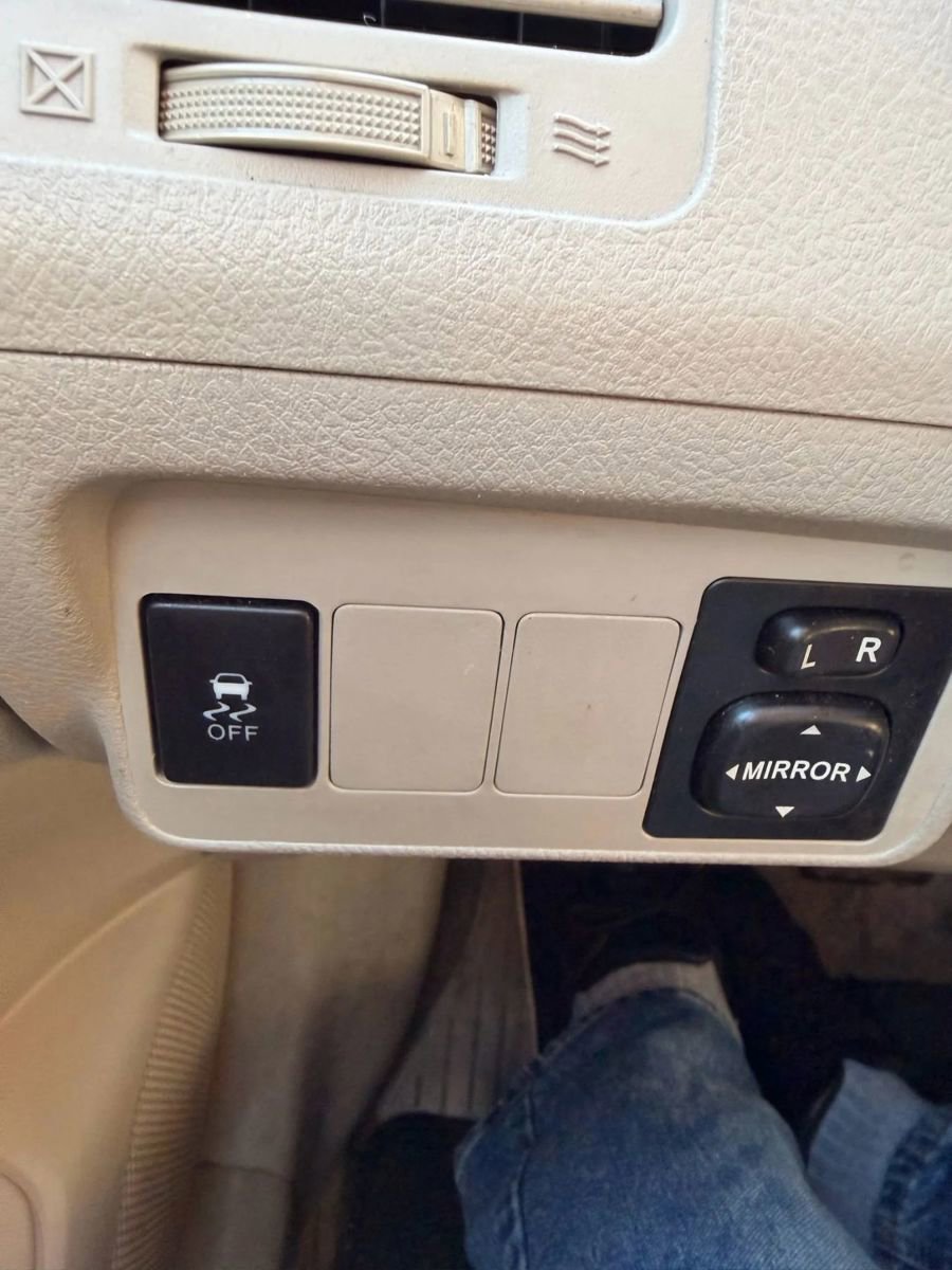 Used 2012 Toyota Corolla LE image 14