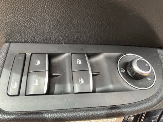Used 2020 Alfa Romeo Giulia Ti w/ Active Blind Spot Package AWD/4WD image 26