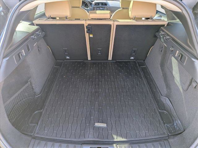 Used 2017 Jaguar F-PACE Premium image 19