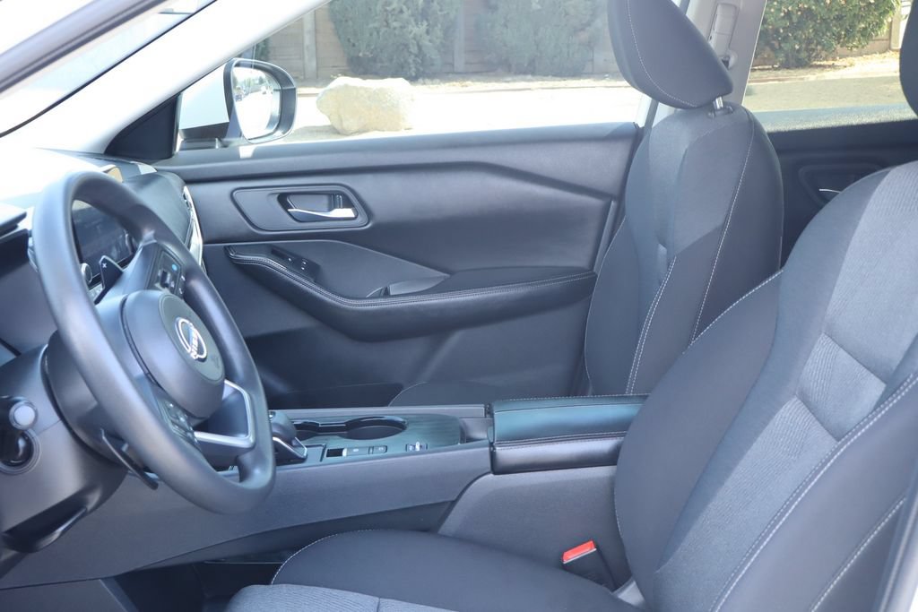 Used 2024 Nissan Rogue SV FWD image 19