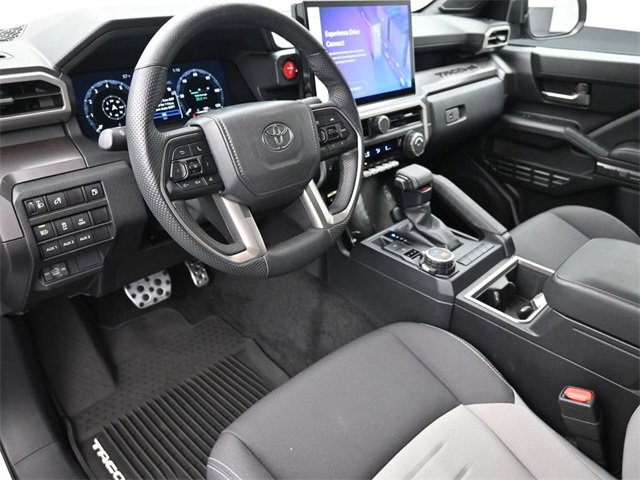 Used 2025 Toyota Tacoma TRD Sport image 17