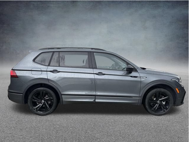 Used 2024 Volkswagen Tiguan SE R-Line FWD image 11