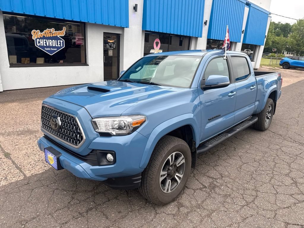Used 2019 Toyota Tacoma TRD Sport w/ TRD Premium Sport Package AWD/4WD image 2