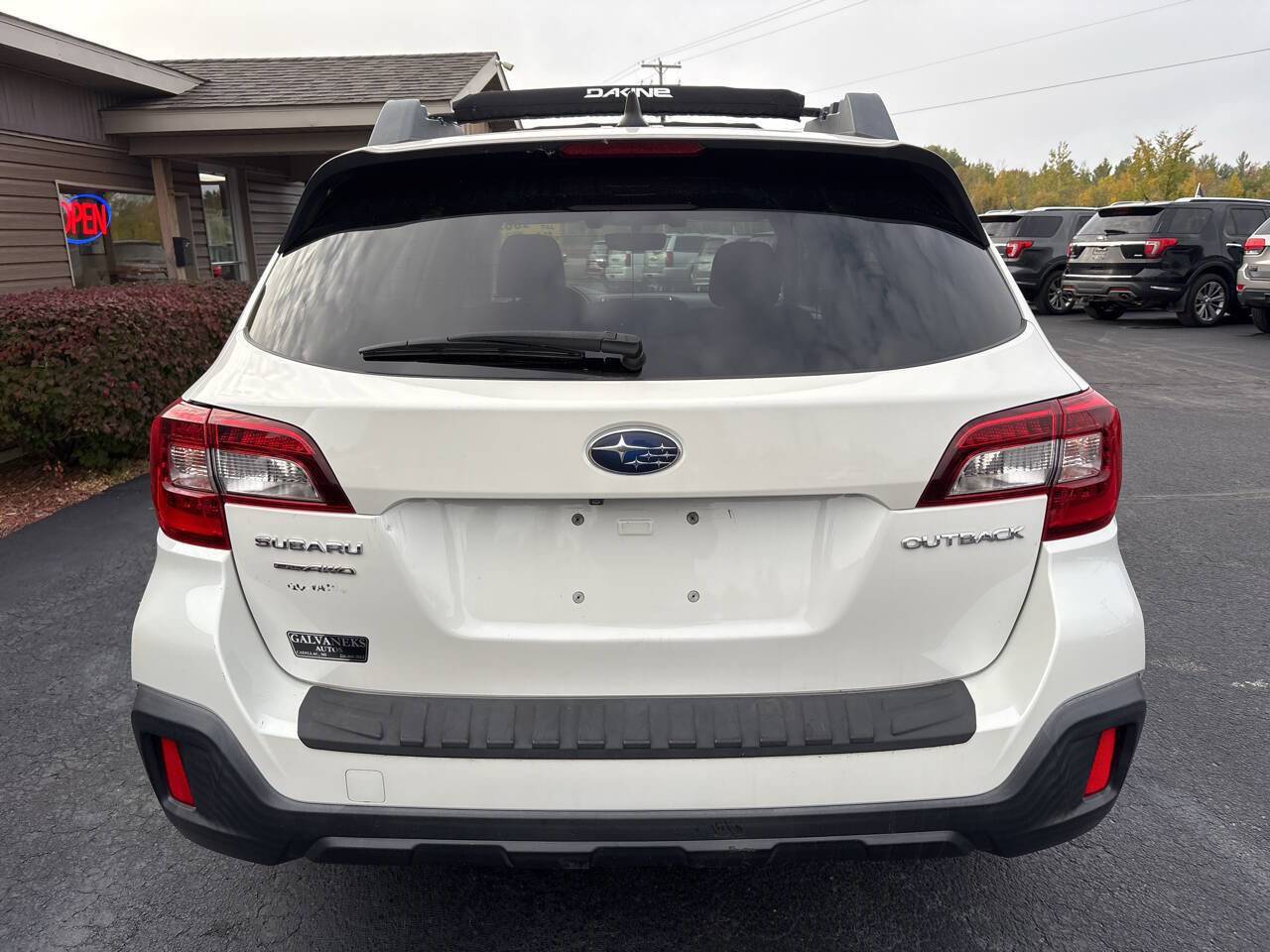 Used 2018 Subaru Outback 2.5i Premium image 5