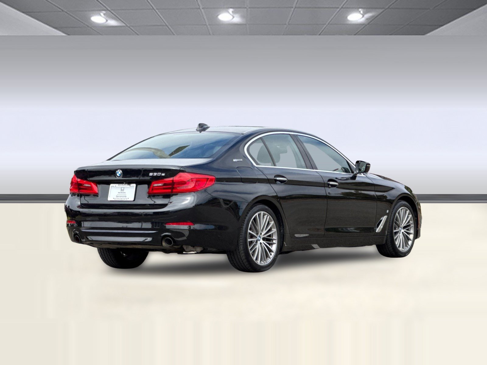 Used 2018 BMW 530e xDrive AWD/4WD image 8