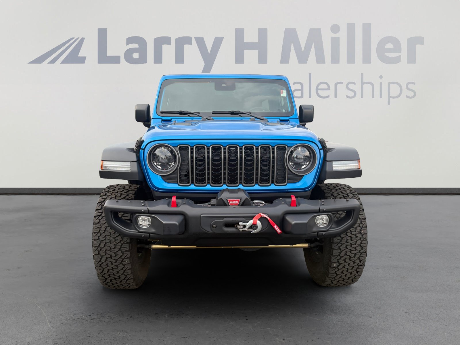 Used 2025 Jeep Wrangler Unlimited Rubicon w/ Steel Bumper Group AWD/4WD image 8