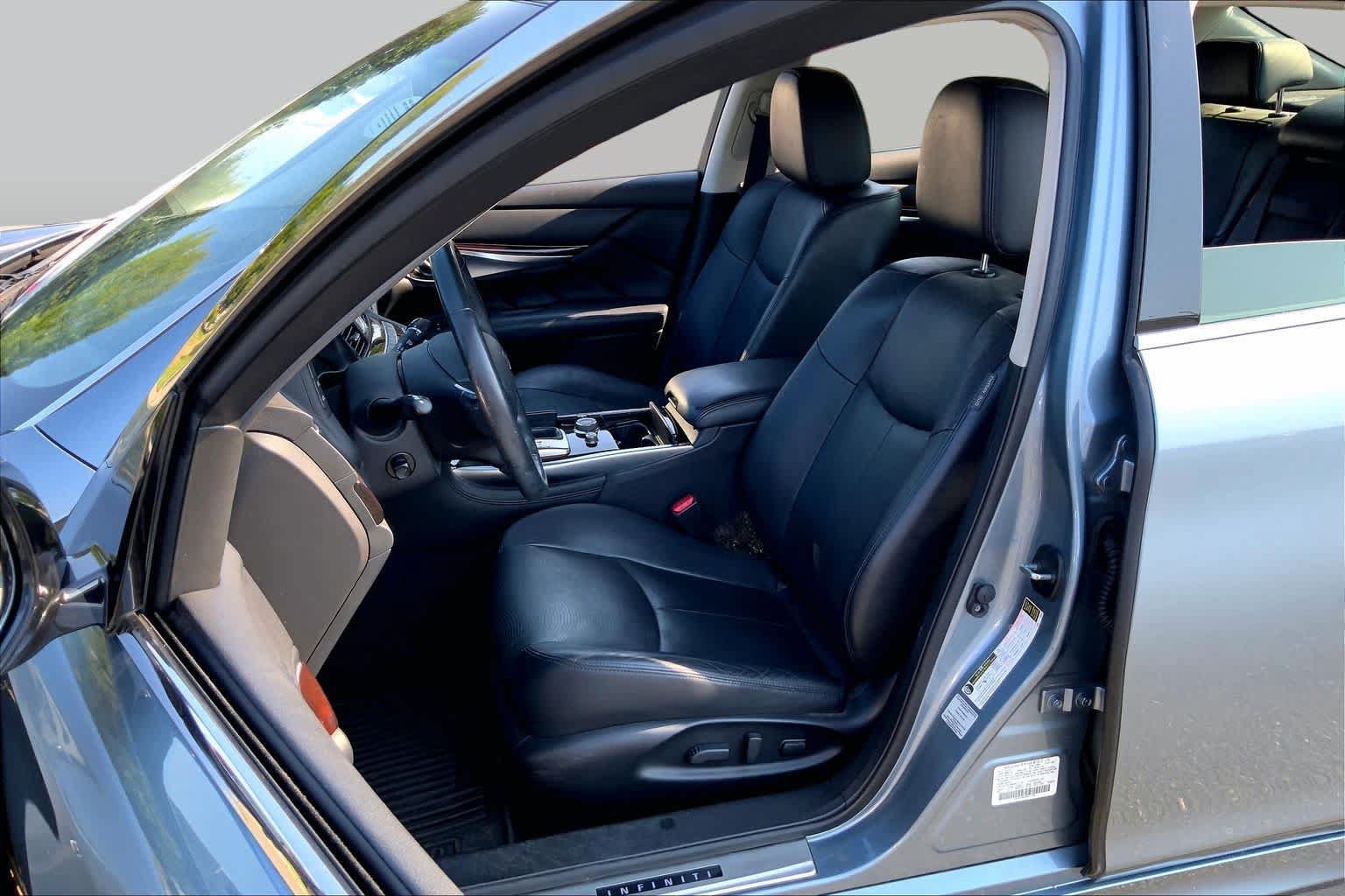 Used 2016 INFINITI Q70 3.7 AWD/4WD image 8