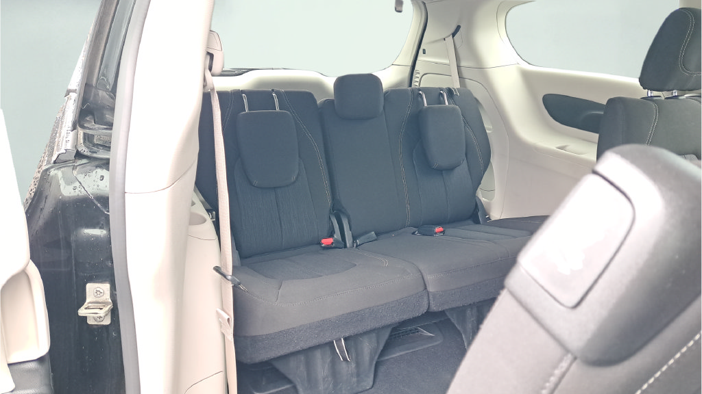 Used 2023 Chrysler Voyager LX FWD image 26