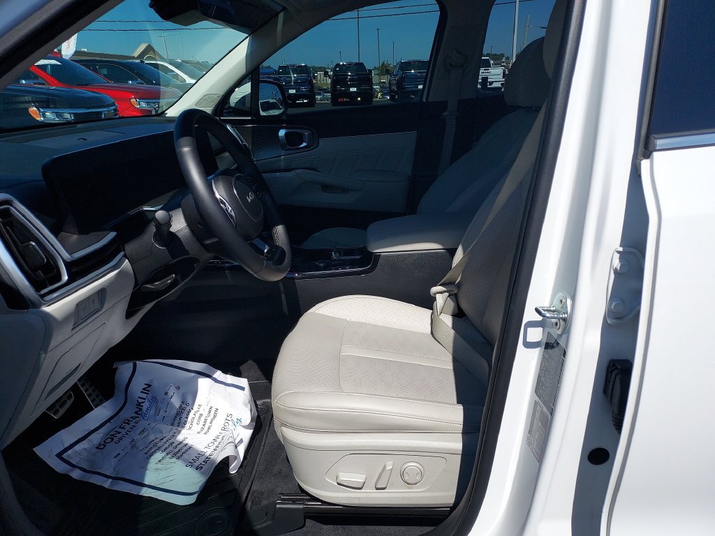 Used 2025 Kia Sorento SX FWD image 15