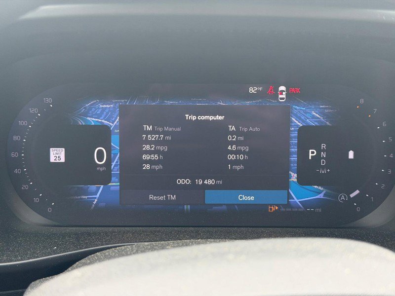 Certified 2025 Volvo XC40 B5 Plus AWD/4WD image 20
