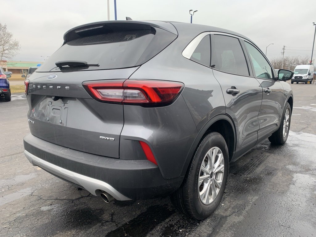 Used 2023 Ford Escape Active image 3