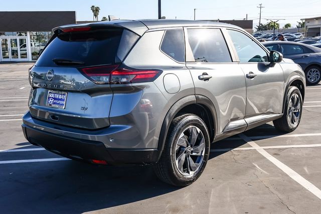 Used 2024 Nissan Rogue SV image 6