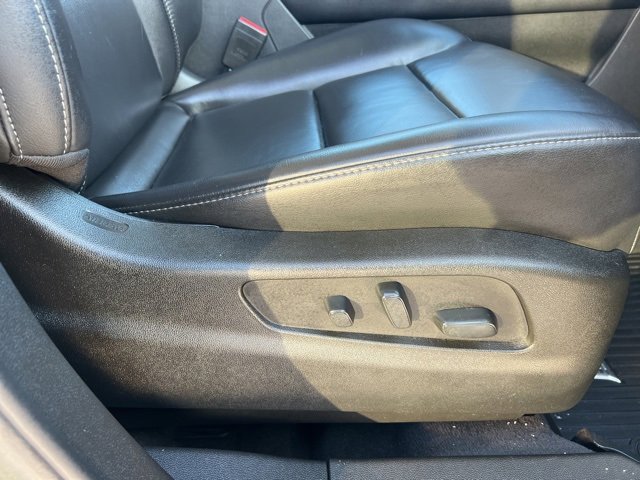 Used 2021 Cadillac XT4 Premium Luxury w/ Cold Weather Package image 12