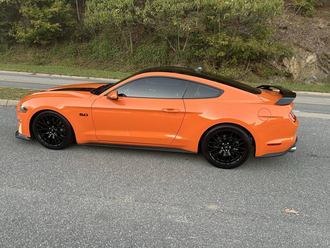 Used 2020 Ford Mustang GT w/ Black Accent Package RWD image 3