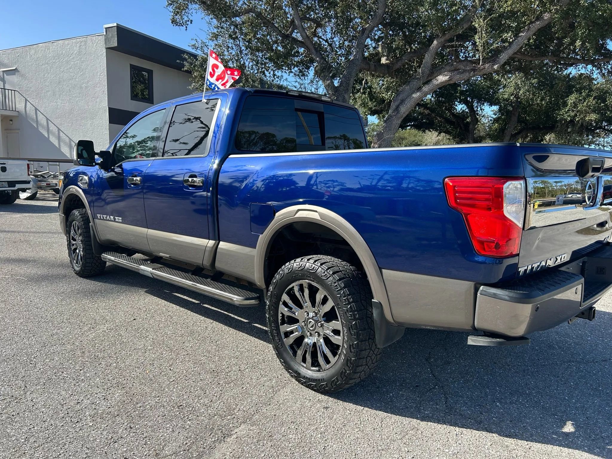 Used 2016 Nissan Titan Platinum Reserve image 5