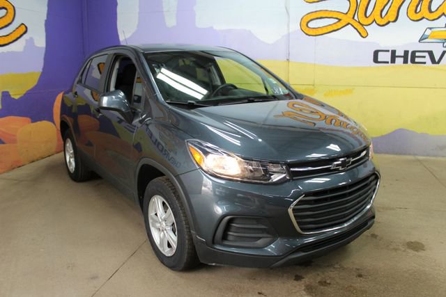 Used 2021 Chevrolet Trax LS w/ Tint and Cruise Package AWD/4WD image 4