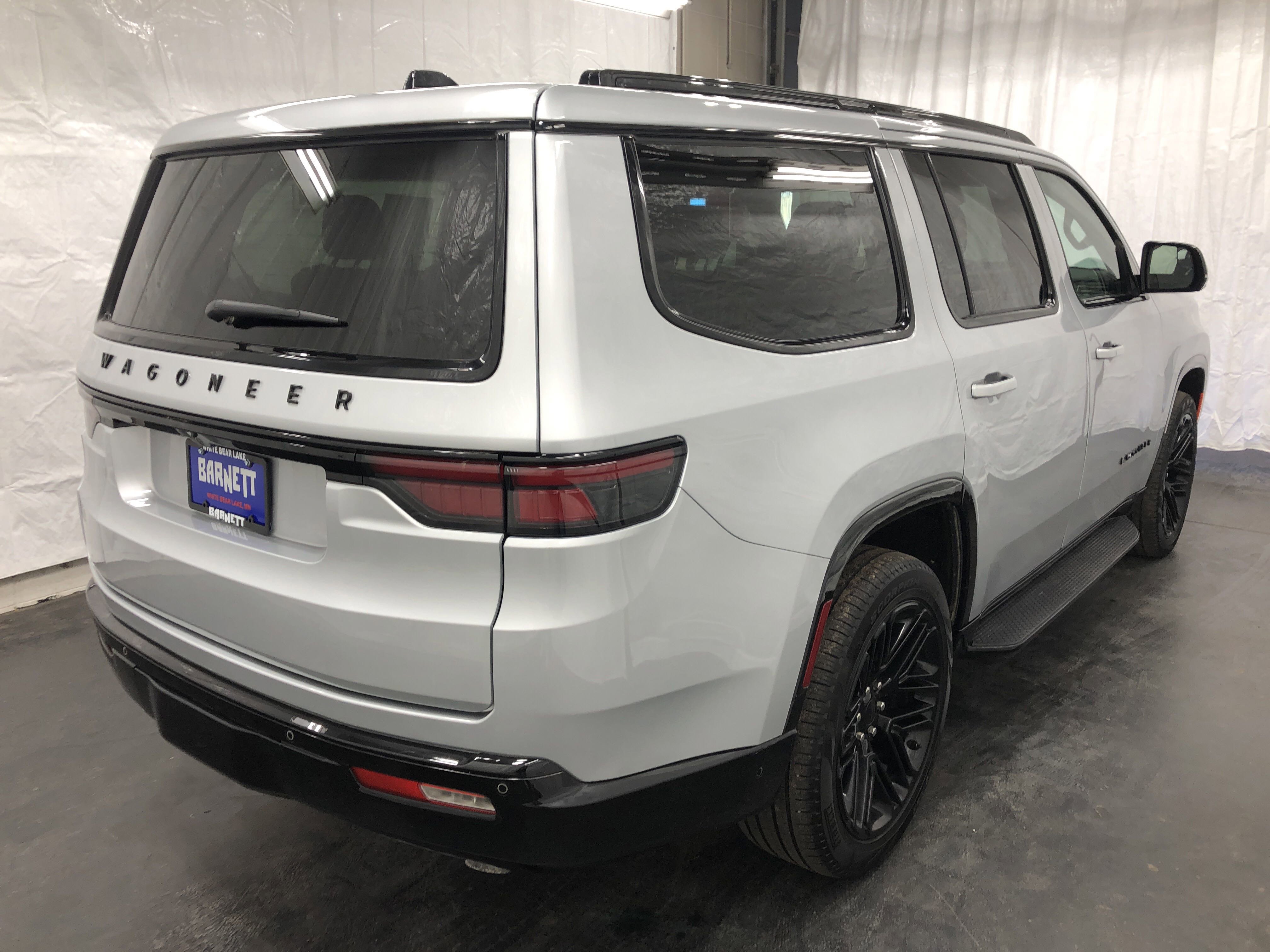 Used 2024 Jeep Wagoneer Series II w/ Convenience Group I image 4