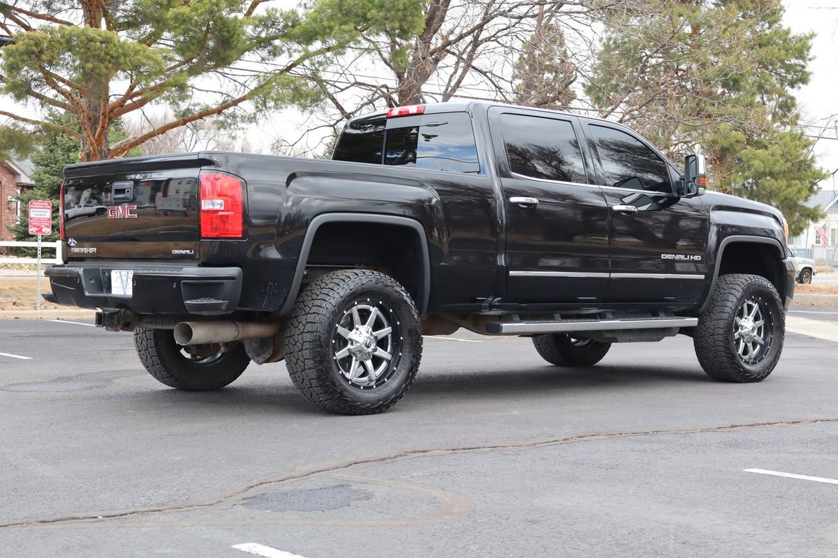 Used 2017 GMC Sierra 2500 Denali w/ Duramax Plus Package image 5