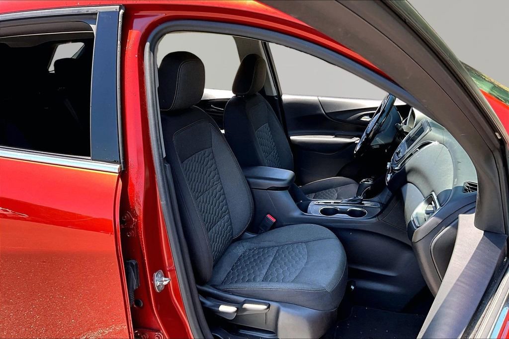 Used 2020 Chevrolet Equinox LT w/ Driver Convenience Package FWD image 19
