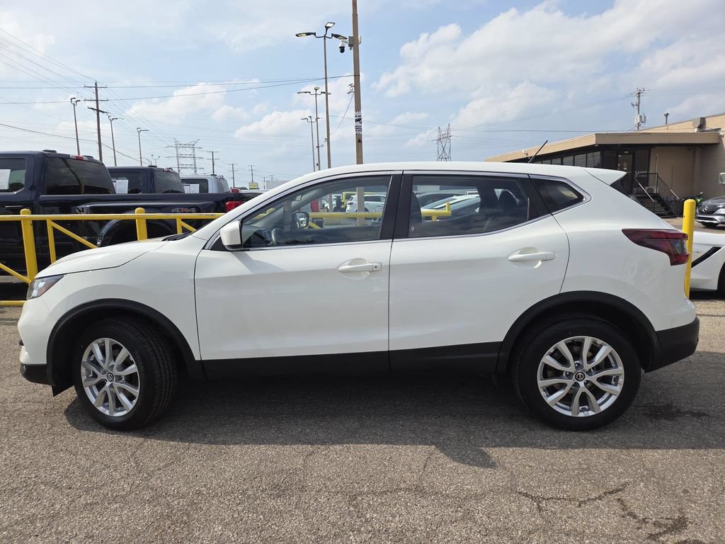 Used 2022 Nissan Rogue Sport S FWD image 11