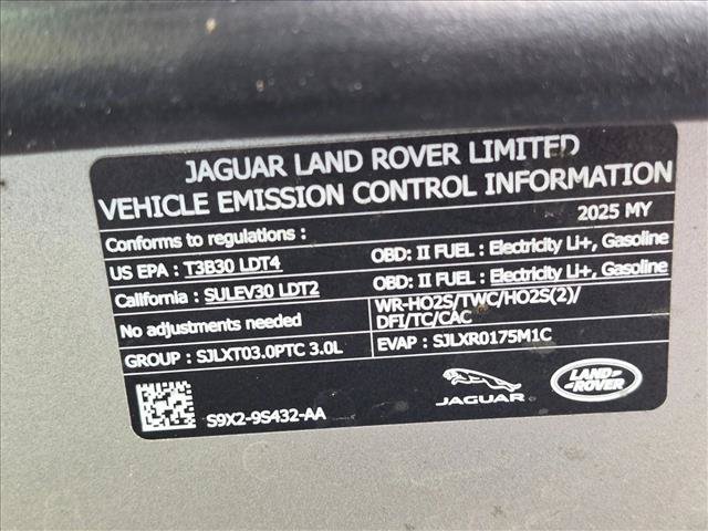 Used 2025 Land Rover Range Rover SE AWD/4WD image 22