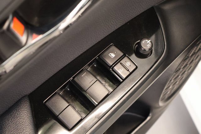 Used 2022 Toyota Prius LE FWD image 10