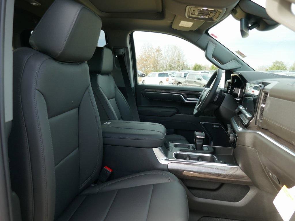 New 2026 Chevrolet Silverado 1500 LTZ w/ LTZ Premium Package image 9