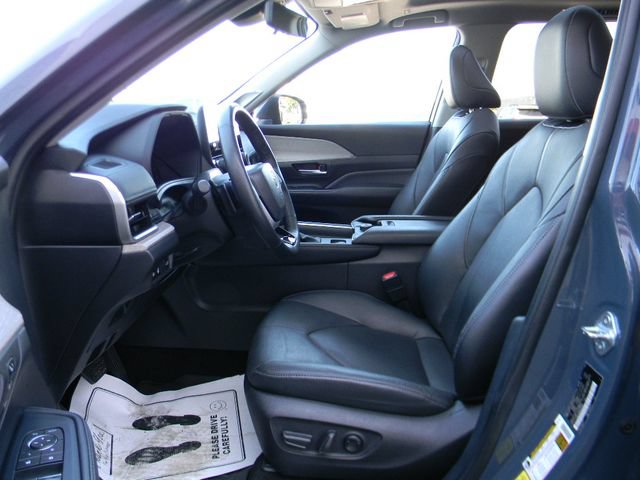 Used 2024 Toyota Grand Highlander AWD image 19