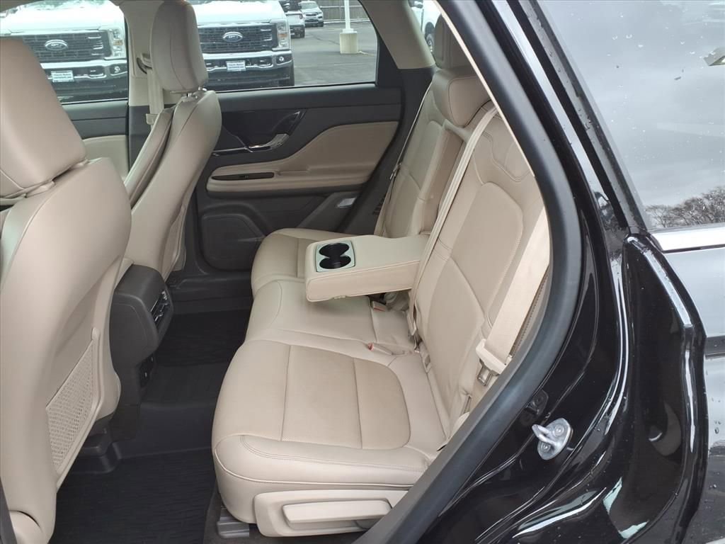 Used 2023 Lincoln Corsair Reserve image 25