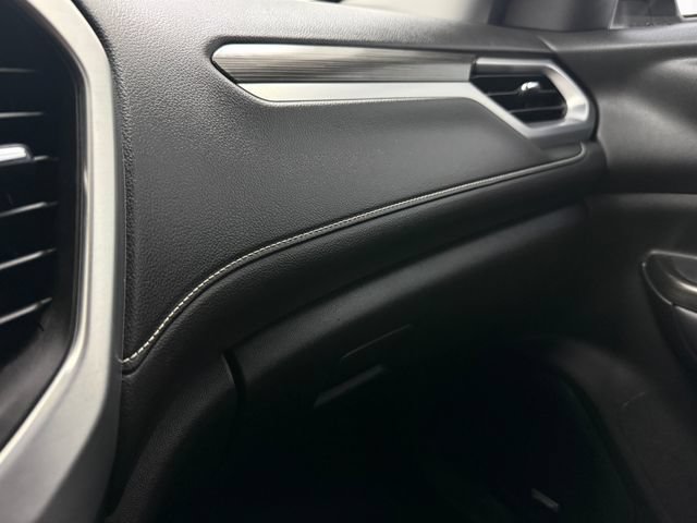 Used 2023 GMC Acadia SLT w/ Preferred Package FWD image 24