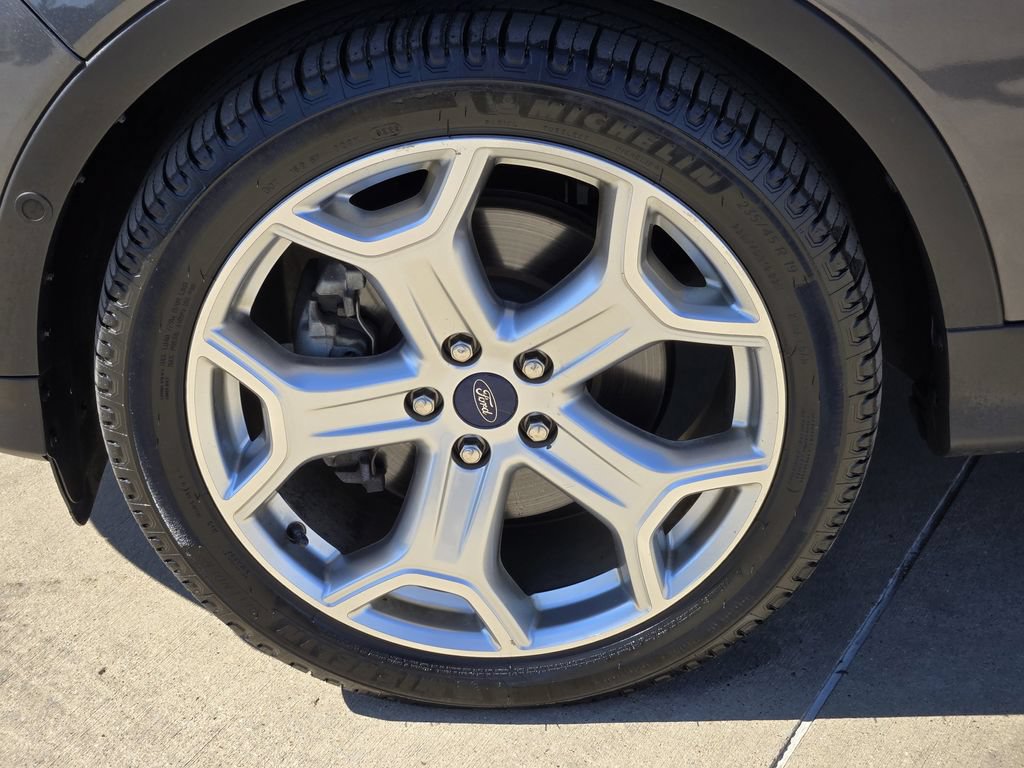 Used 2019 Ford Escape Titanium FWD image 8
