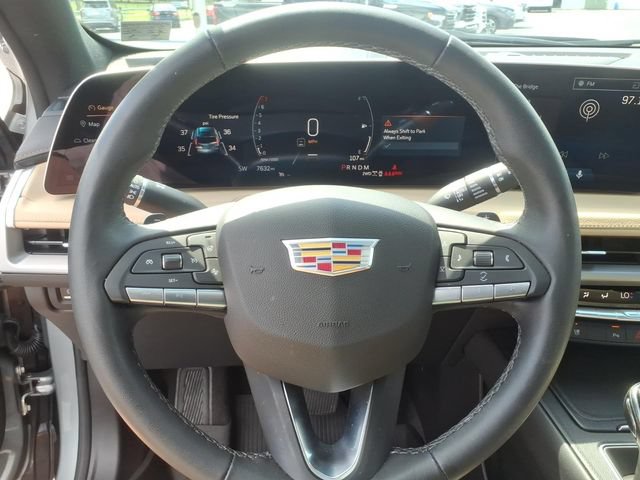Used 2025 Cadillac XT4 Premium Luxury w/ Technology Package AWD/4WD image 28
