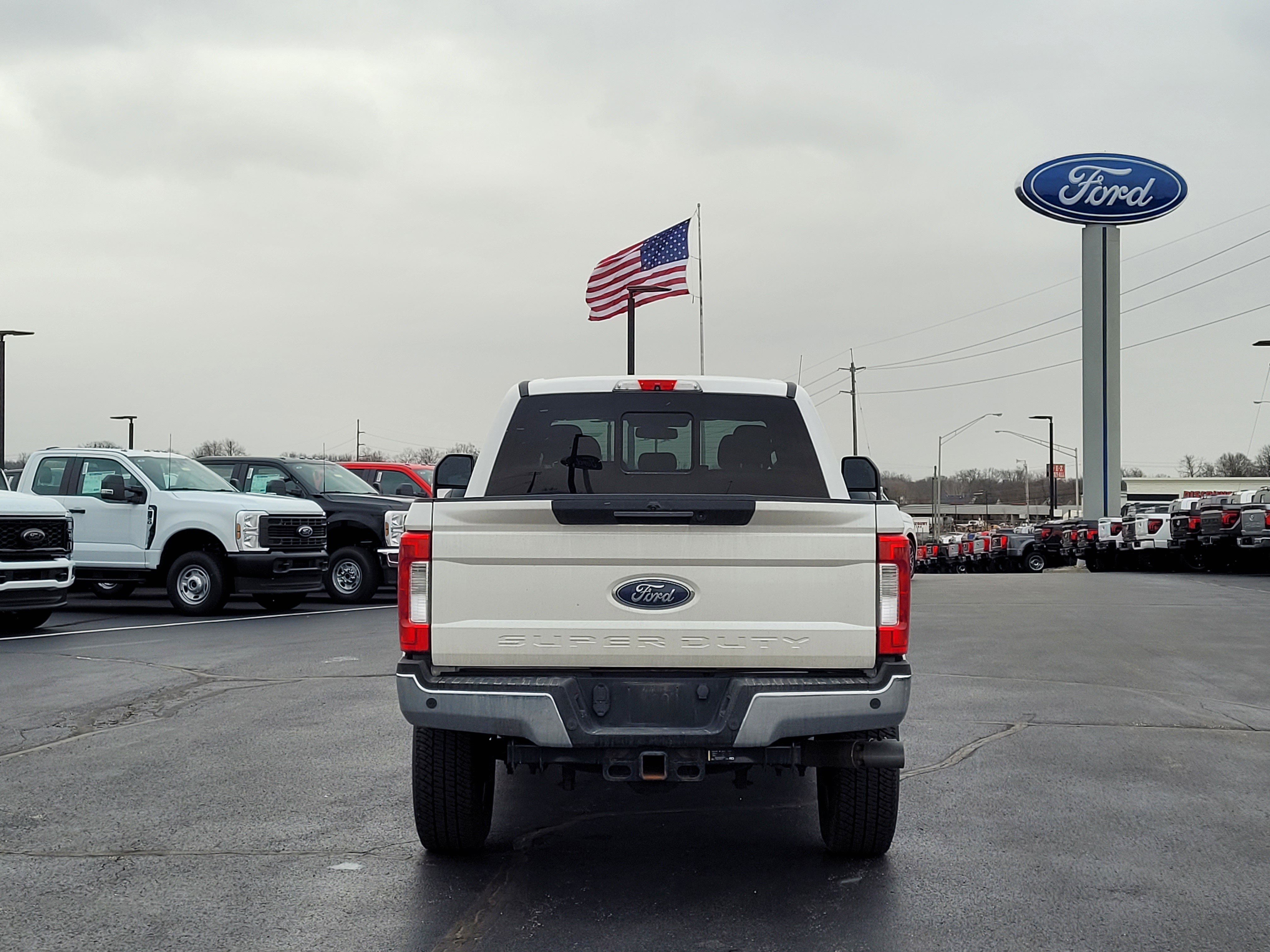 Used 2017 Ford F350 Lariat w/ Lariat Ultimate Package image 5