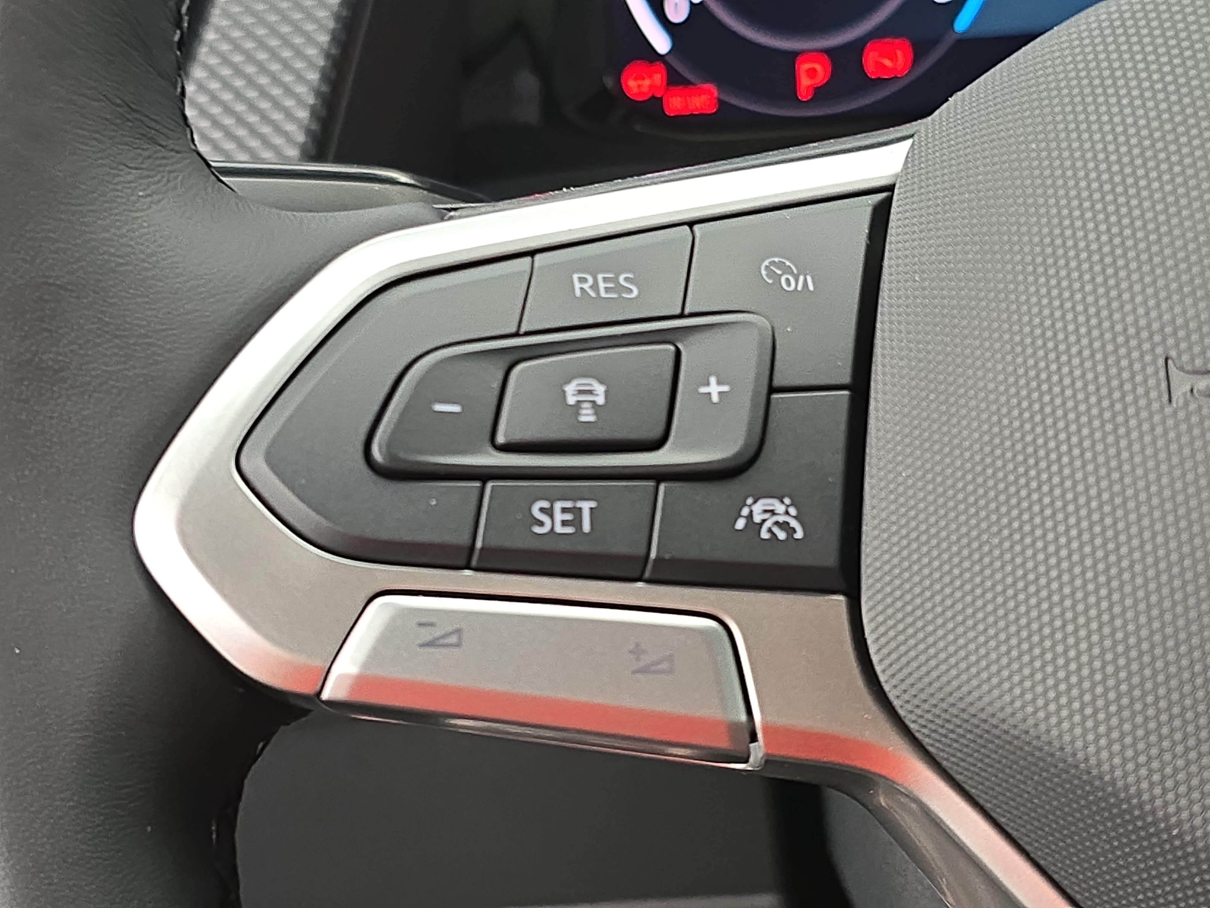 New 2026 Volkswagen Atlas Cross Sport SEL R-Line AWD/4WD image 17